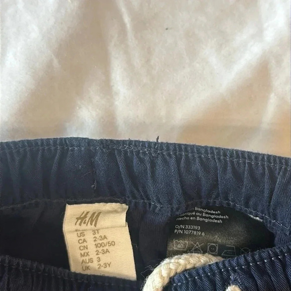 H&M - navy straight cut joggers/sweatpants. Size 3T - Picture 3 of 5